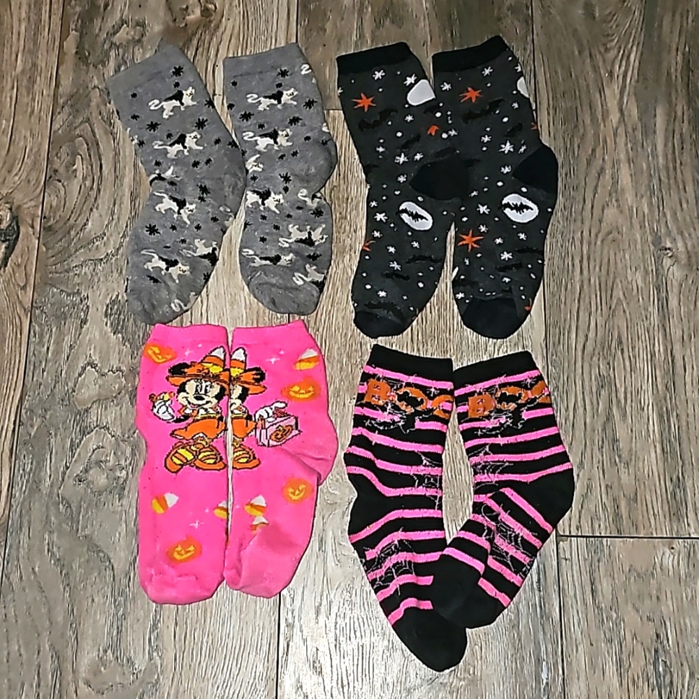 4 pairs of Disney Halloween theme socks age 6/7